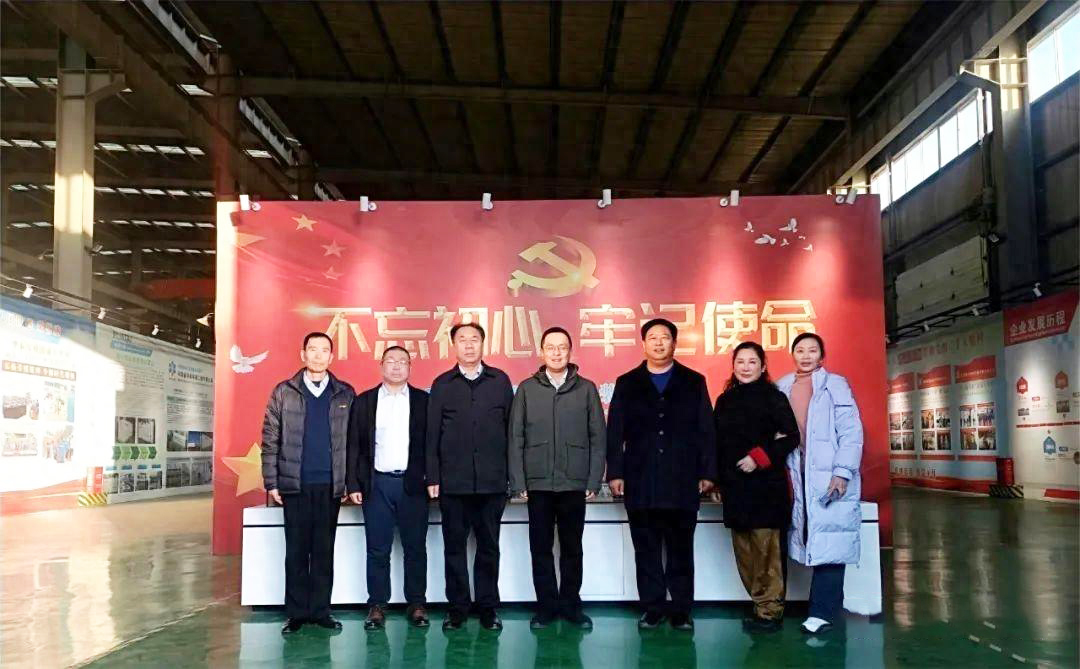 新疆和田市委常委、副市長馮瓅蒞臨華泰智能裝備集團(tuán)考察