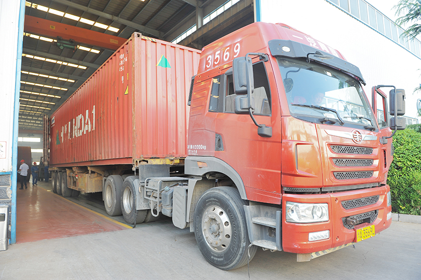 華泰集團承攬的500T葵花籽預(yù)處理、250T浸出、120T精煉和脫蠟項目發(fā)往哈薩克斯坦